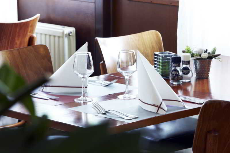 Campanile Hotel & Restaurant Arnhem - เซเวนาร์ ภายนอก รูปภาพ