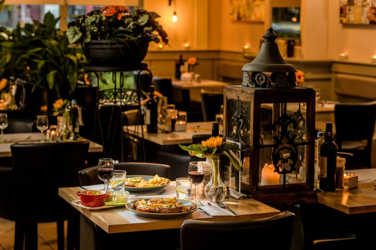 Campanile Hotel & Restaurant Arnhem - เซเวนาร์ ภายนอก รูปภาพ